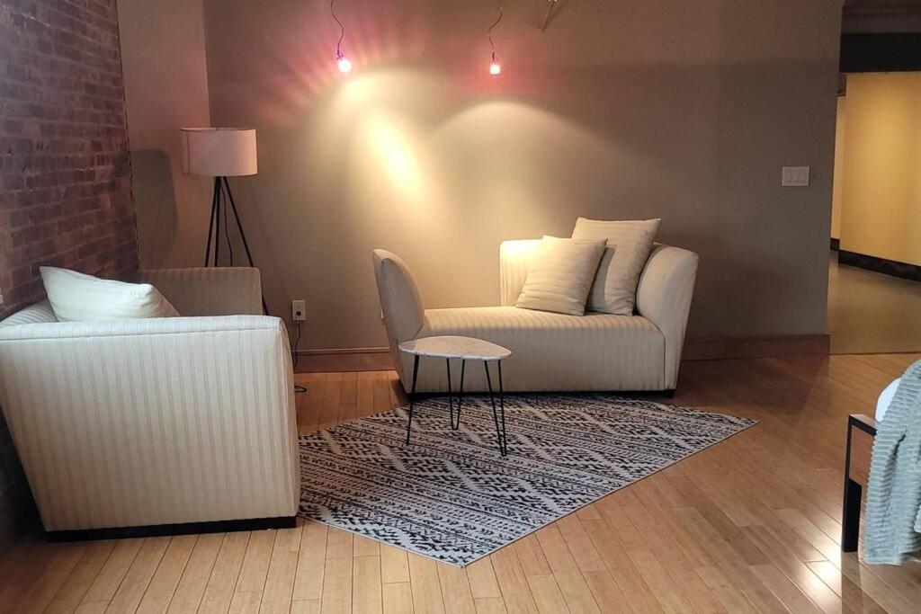 1600 Kcm Penthouse Apartment Cleveland Bagian luar foto