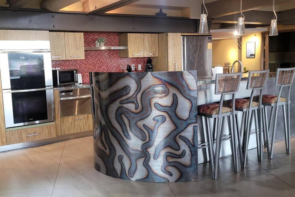 1600 Kcm Penthouse Apartment Cleveland Bagian luar foto