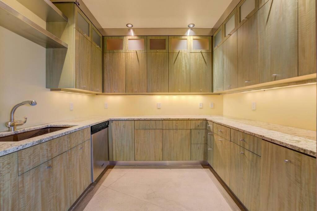 1600 Kcm Penthouse Apartment Cleveland Bagian luar foto