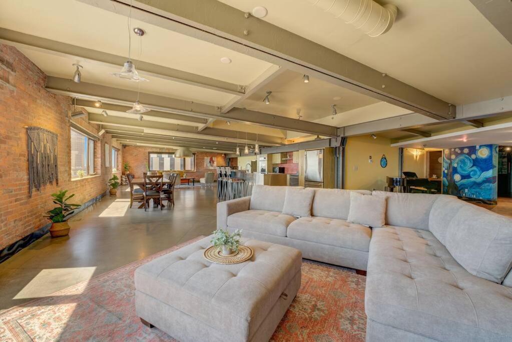 1600 Kcm Penthouse Apartment Cleveland Bagian luar foto