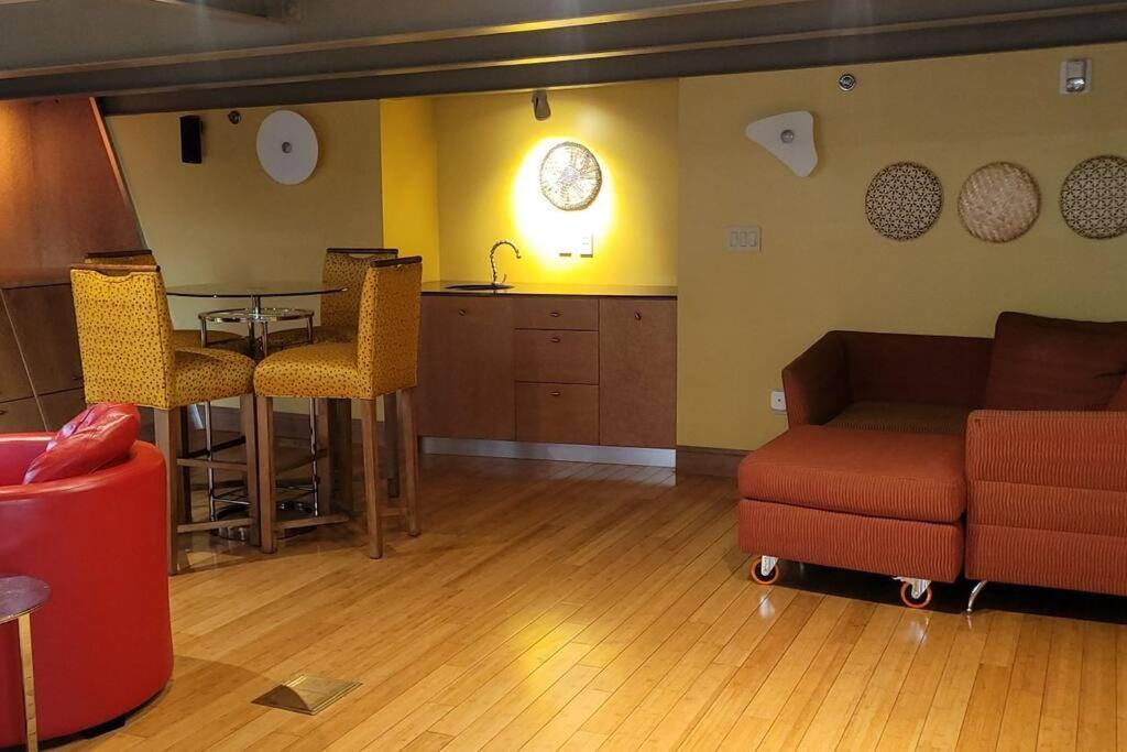 1600 Kcm Penthouse Apartment Cleveland Bagian luar foto